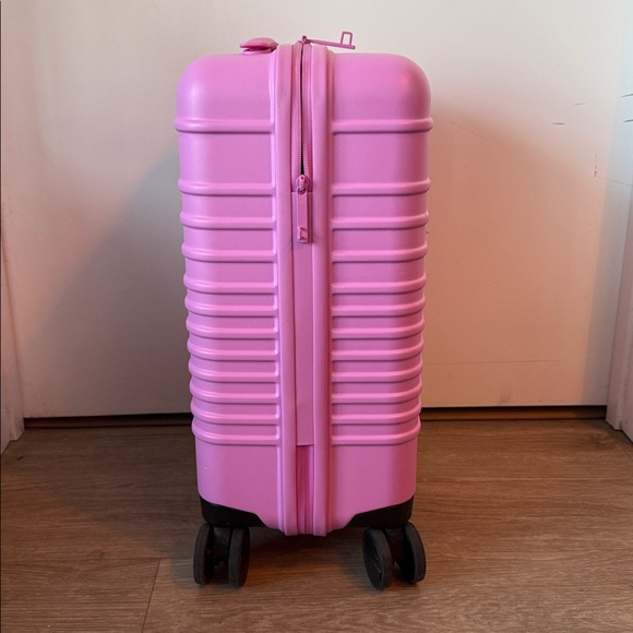 Beis Travel Small Carry-on Roller luggage in Berry - Picture 5 of 16